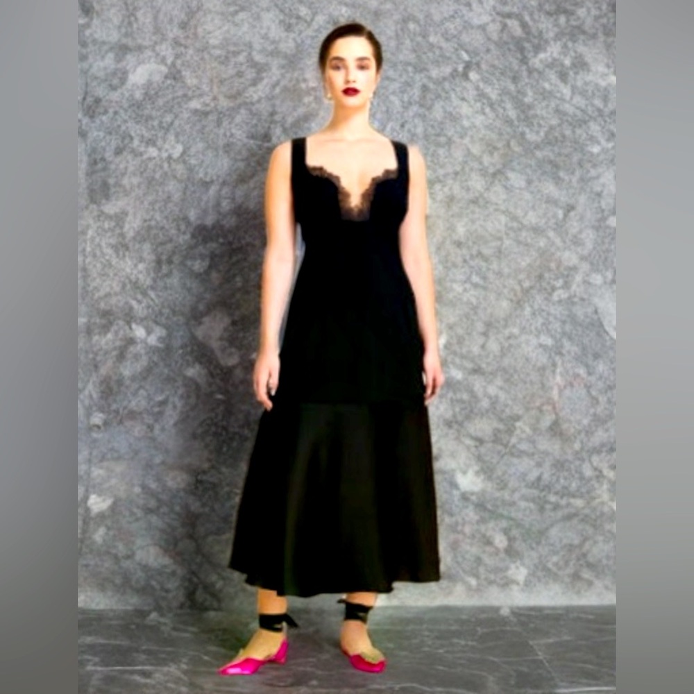 MARINA RINALDI 🆕 ‘Envers’ MSRP $1100
Plus/Curvy Lux Satin Dress, Size: 20 🔥